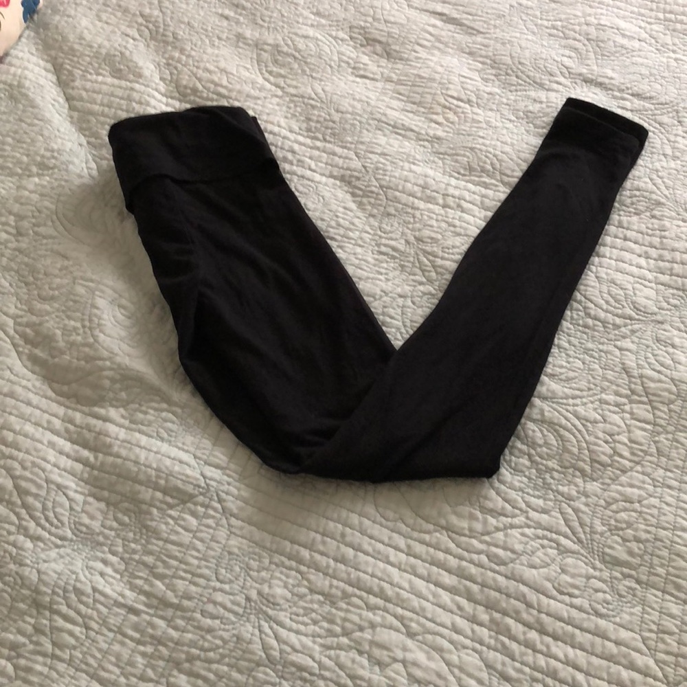 Plain black leggings